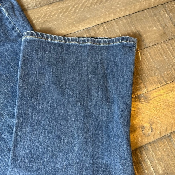 Levis 515 Women's Boot Cut Jeans Size 12 Short Medium Wash Blue Denim Pants - Picture 4 of 12